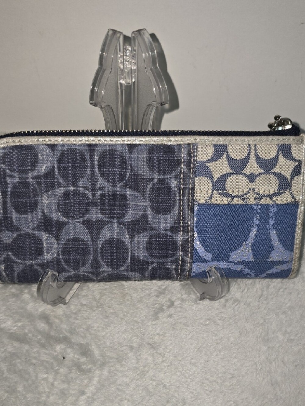 Coach Poppy Patchwork Signature Denim Zip Wallet - Navy and Light Blue - Picture 4 of 10